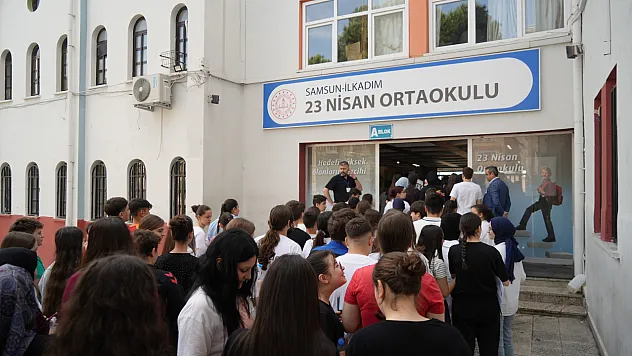 Hayallerindeki liseye girmek için yarıştılar