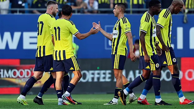 Hazırlık Maçında Fenerbahçe Pogon Szczecin'i 4-0 Yendi