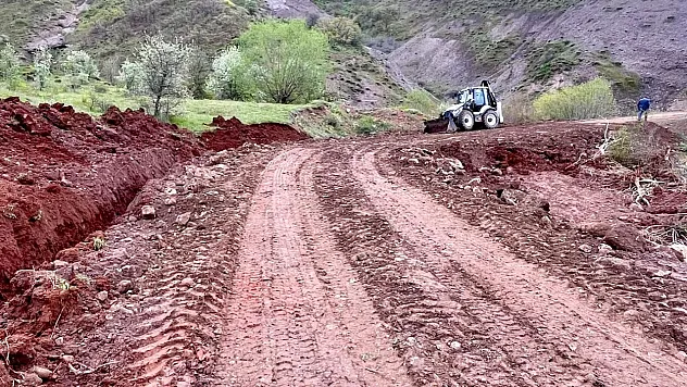 Heyelanın izleri siliniyor: Yeniyol'da ulaşım yeniden sağlandı