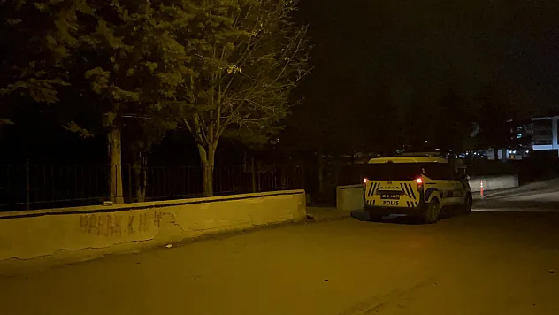 Husumetli 3 şahıs baba ve oğula saldırmış