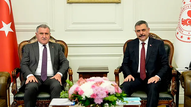 İçişleri Bakanı Çiftçi, Gençlik ve Spor Bakanı Bak ile görüştü