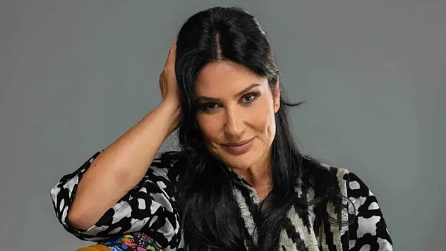 İclal Aydın 12 ilde turneye çıkıyor