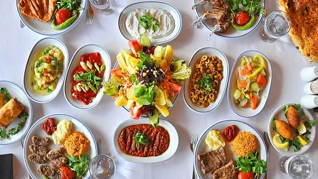 İftar Sofralarında lezzet şöleni: Bayrama sayılı günler kaldı