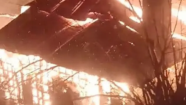 İki katlı ahşap evde yangın