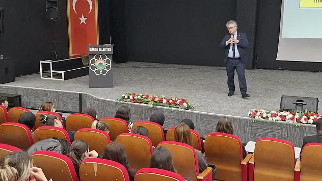 İlkadım Belediyesi İLKEM'de eğitim seminerleri sürüyor