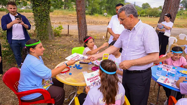 İlkadım'da çocuklara yaz sürprizi: Camiler şenlik alanına dönüştü