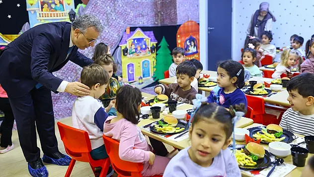 İlkadım'da minikler tekne oruçlarını Başkan Kurnaz ile birlikte açtı