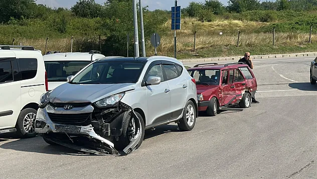 İlkadım'da SUV ile otomobil çarpıştı: 1 yaralı