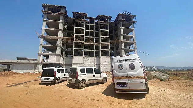 inşaatın 8'inci katından düştü hayatını kaybetti