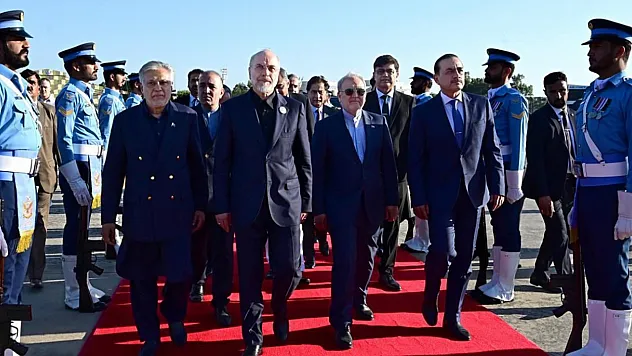 İran heyeti Pakistan'dan ayrıldı