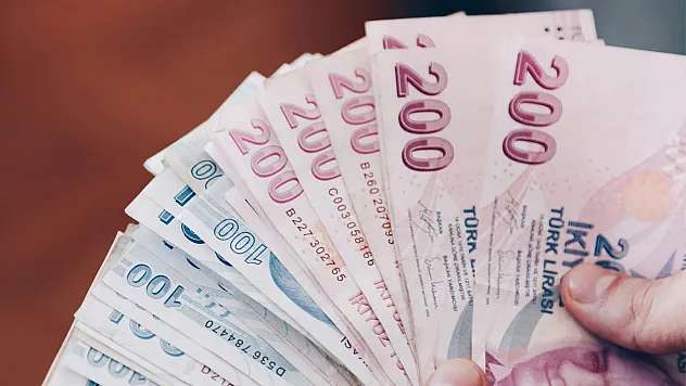 İş Bankası emekli promosyonunda Nisan sürprizi: Kim ne kadar alacak?