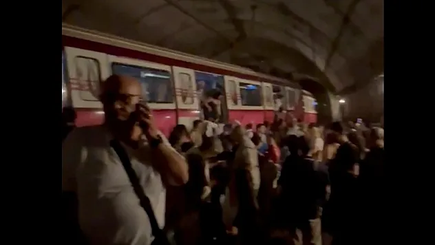 İstanbul'da metro raydan çıktı