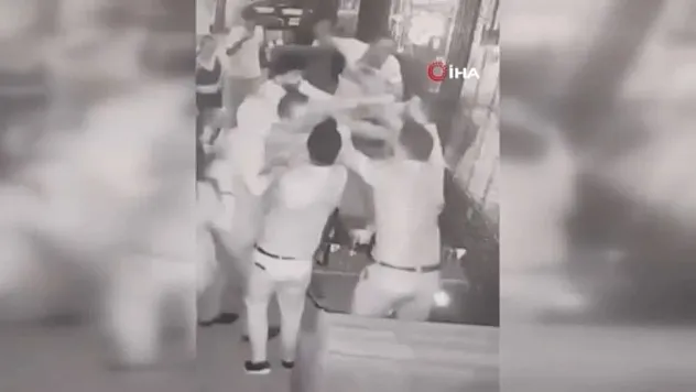 İzmir'de Eğlence Mekanında Kanlı Kavga: 1 Ölü, 5 Tutuklama
