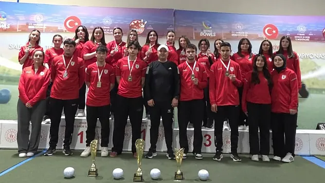 izmir'de samsunspor damgası: Çim topunda çifte başarı