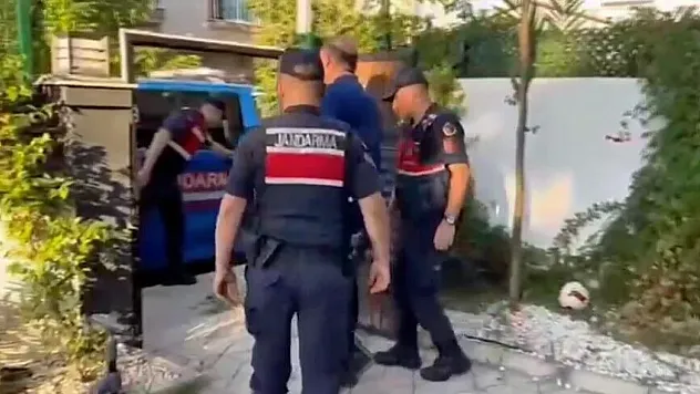 İzmir'deki yolsuzluk soruşturmasında firari başkan yardımcısı MİT destekli operasyonla yakalandı