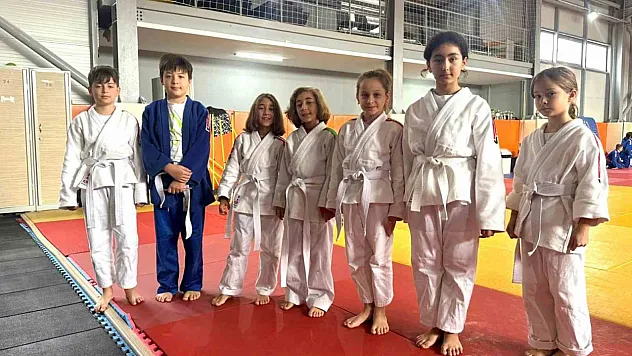 Judoculardan gururlandıran başarı