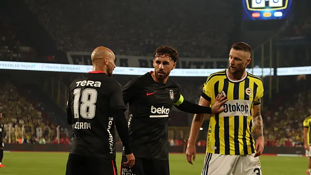 Kadıköy'de derbi hüsranı: Öne geçen Fenerbahçe, Beşiktaş'a boyun eğdi
