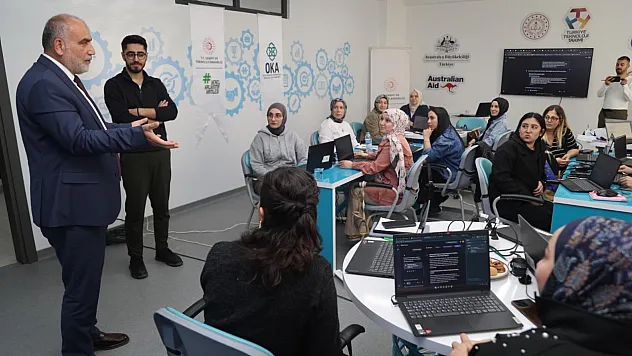 Kadınlara Yapay Zeka Destekli Girişimcilik Eğitimi