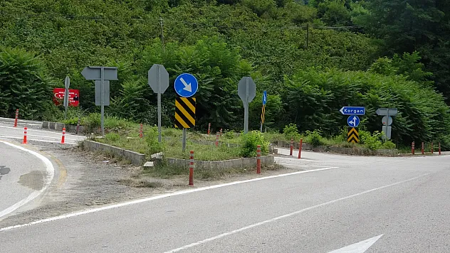 Kafa karıştıran kavşakta tabela sayısı azaltıldı