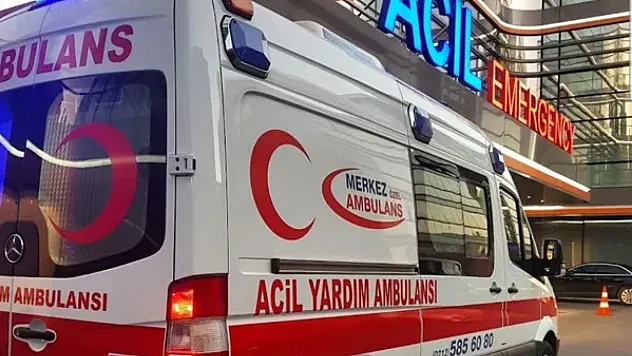 Kamyonetin çarptığı motosikletin sürücüsü hayatını kaybetti