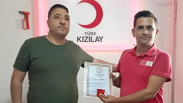Kan bağışı yapanlara madalya verildi