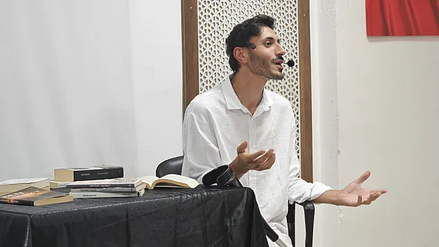 Kanser tedavisi sırasında yazdı, şimdi sahnede hayat buluyor