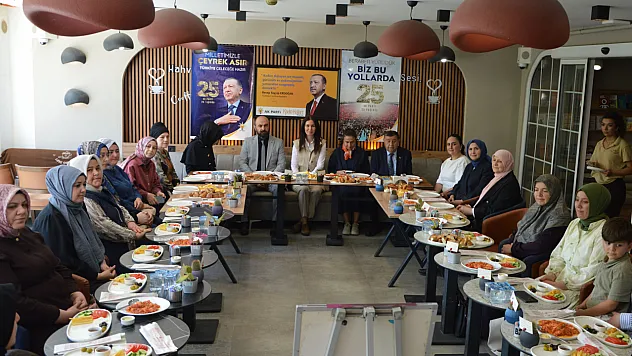 Karaaslan Havza'da kadınlarla buluştu: 'Sel dönemindeki gayretleriniz bize güç verdi'