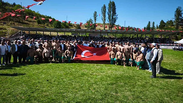 Karakucak Güreşleri nefes kesti
