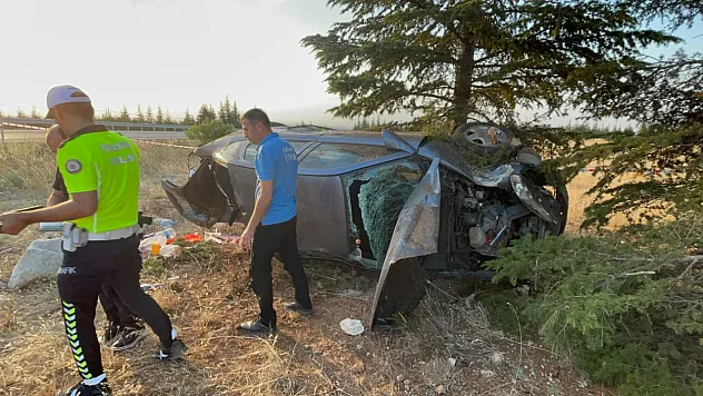 Karaman'da otomobil şarampole devrildi