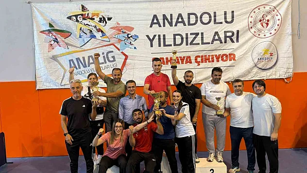 Karatecilerden büyük başarı