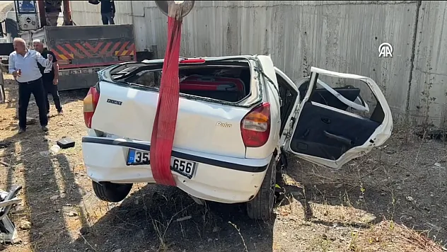 Kastamonu'da istinat duvarından otomobil düştü:1 ölü 3 yaralı