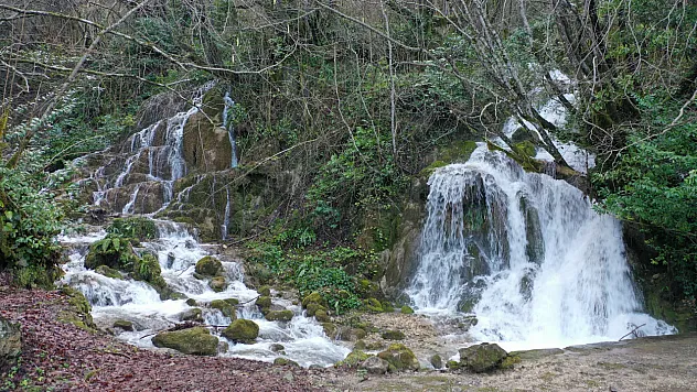 Kastamonu'da şelaleler kar erimesiyle coştu