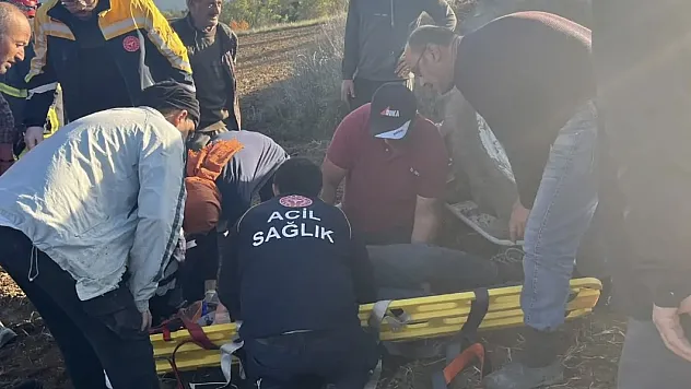 Kastamonu'da tarlada devrilen traktörün altında kalan sürücü yaralandı