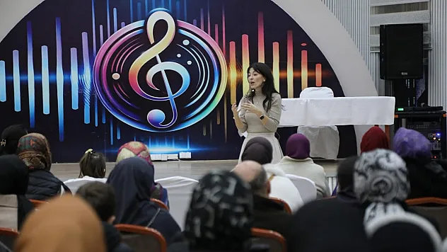 Kavak'ta Ebeveynlere 'Sınır Var, Sinir Yok' Semineri