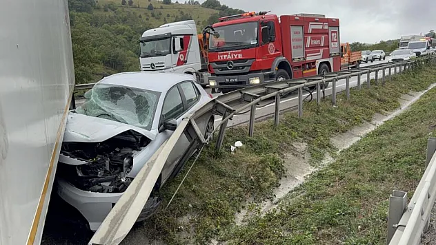 Kavak'ta Tır ile Otomobil Çarpıştı: 2 Yaralı