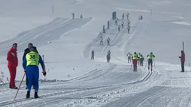 Kayaklı Koşuda Barış ve Kardeşlik Buluşması Yüksekova'da