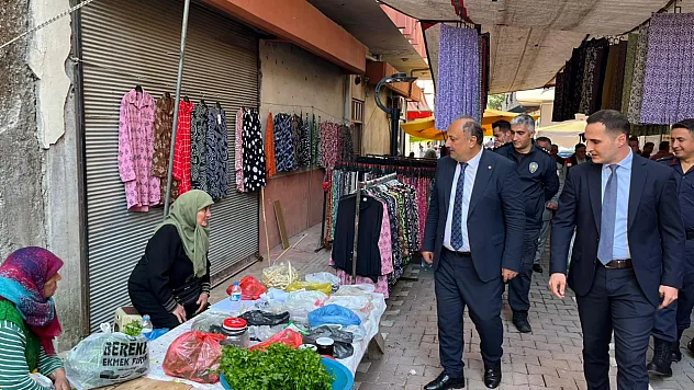 Kaymakam Beyazıt ve Belediye Başkanı Karaca'dan halk pazarına ziyaret