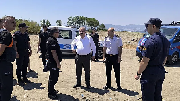 Kaymakam Sağlam, tekne kazası bölgesinde son durumu takip etti