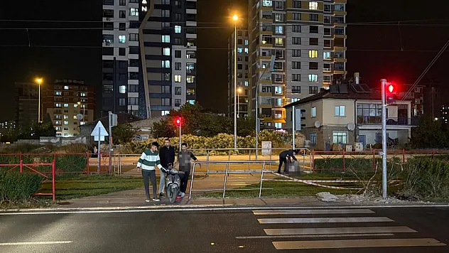 Kayseri'de motosiklet tramvayla çarpıştı: 1 yaralı