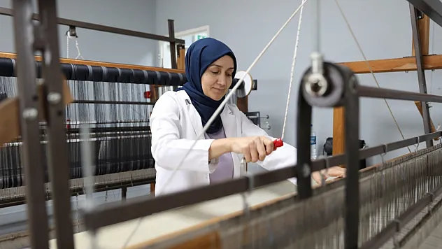 Kenevir tekstiline büyükşehir dokunuşu