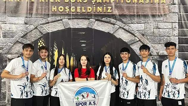 Kick Boks'ta Kayseri'ye 7 madalya