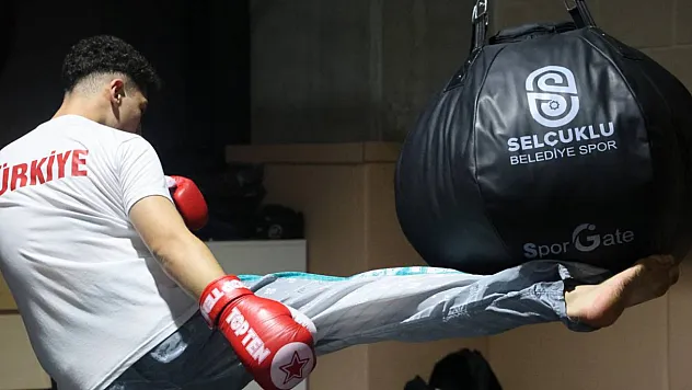 Kilo vermek için başladığı kick boksta dünya şampiyonu oldu