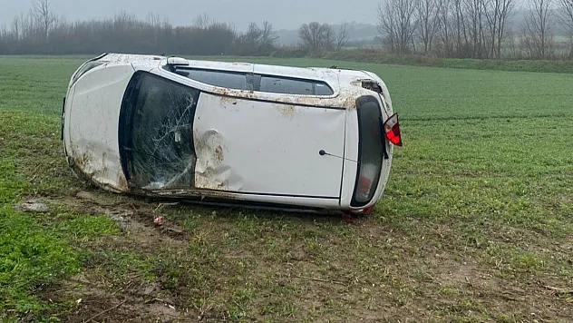 Kırklareli'de Otomobil Tarlaya Uçtu