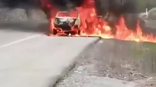 Kırklareli'nde seyir halindeki otomobil yandı
