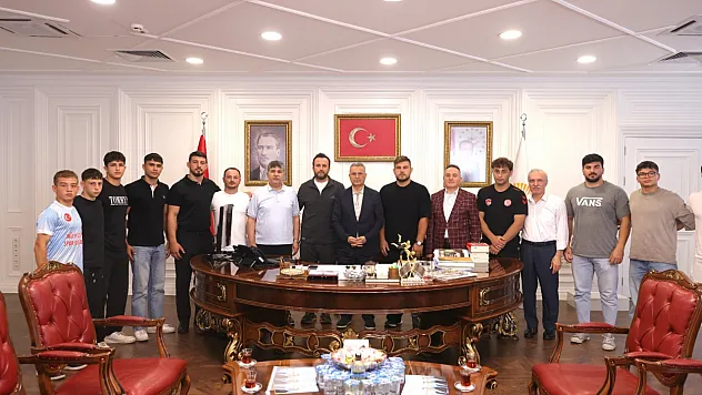 Kırkpınar'a İlkadım damgası.. 9 pehlivan yola çıktı