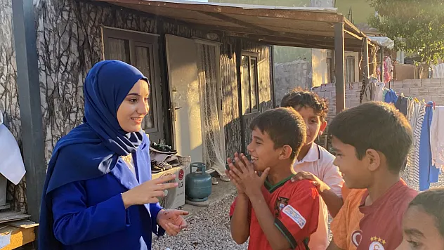 Kitaplarla umut ekti, fidanlarla geleceği yeşertti