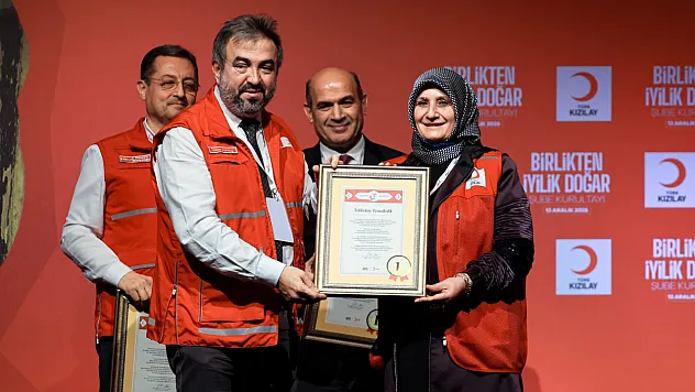 Tekkeköy Kızılay'ı Performansta Türkiye 1.si oldu