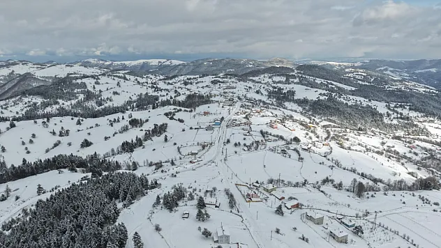 Kızlan Yaylası beyaza büründü