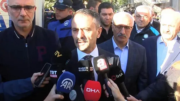 Kocaeli'de 7 katlı bina çöktü: Enkazda arama kurtarma çalışması sürüyor