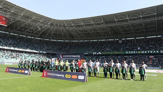 Kocaelispor tribünlerinde sezonun en düşük seyirci sayısı! 20 binden 7 binlere!
